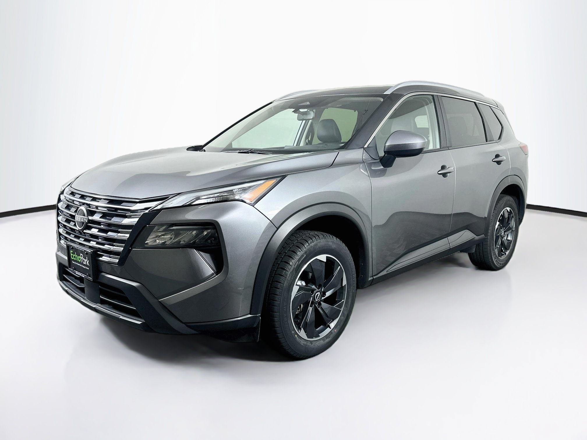 Used 2025 Nissan Rogue SV w/ SV Premium Package FWD image 3