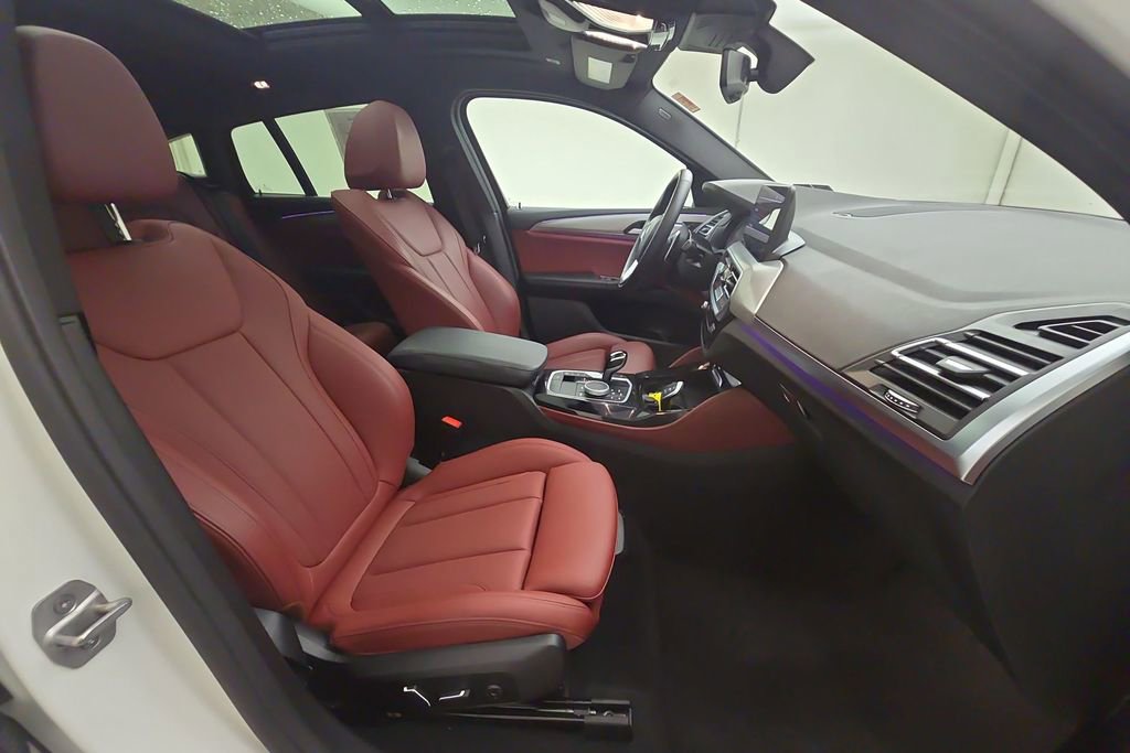 Certified 2025 BMW X4 xDrive30i w/ Premium Package image 29