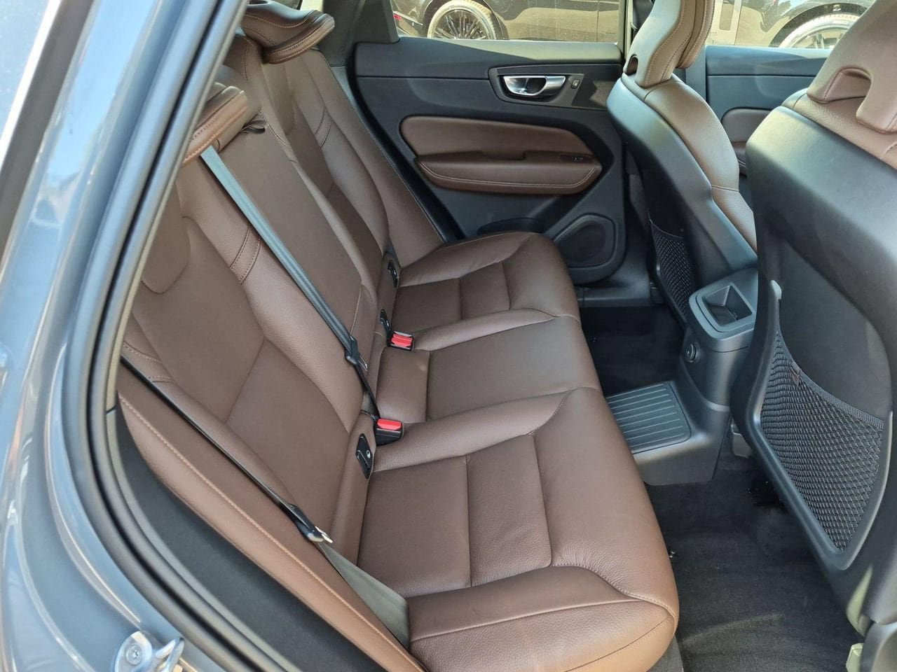Certified 2024 Volvo XC60 T8 Plus AWD/4WD image 25