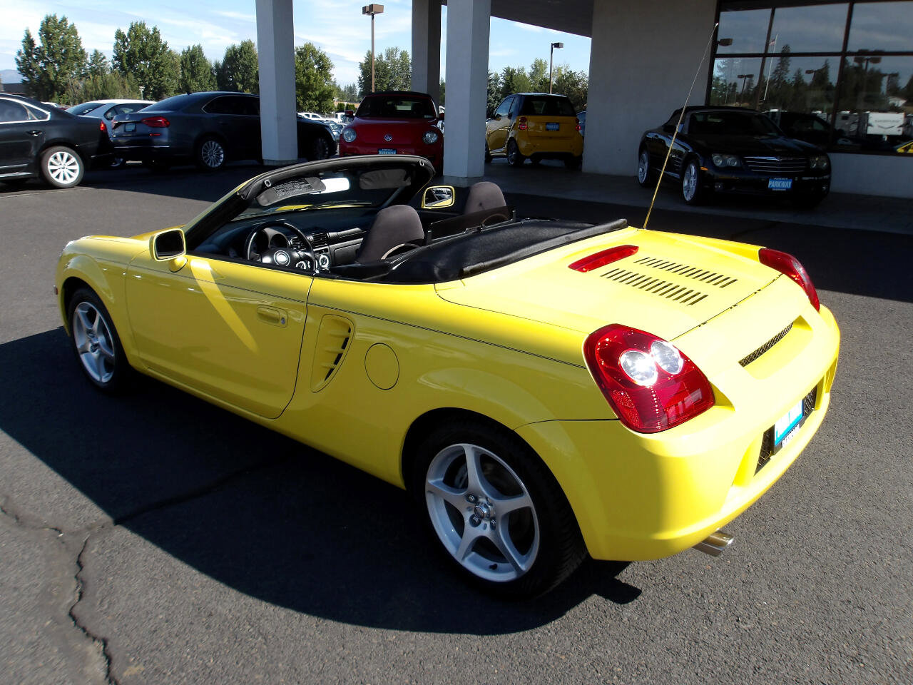 Used 2003 Toyota MR2 image 11