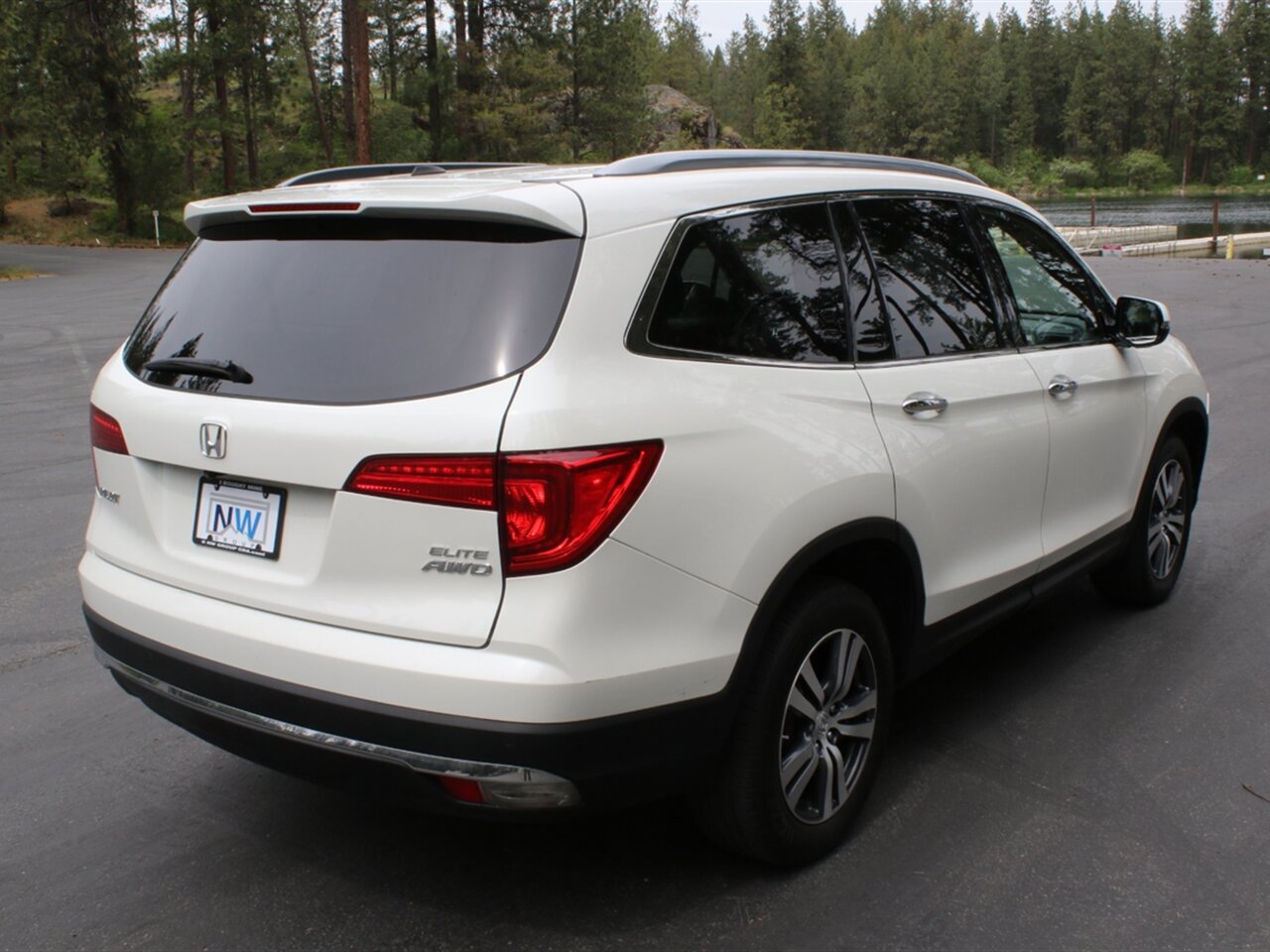 Used 2018 Honda Pilot Elite image 40