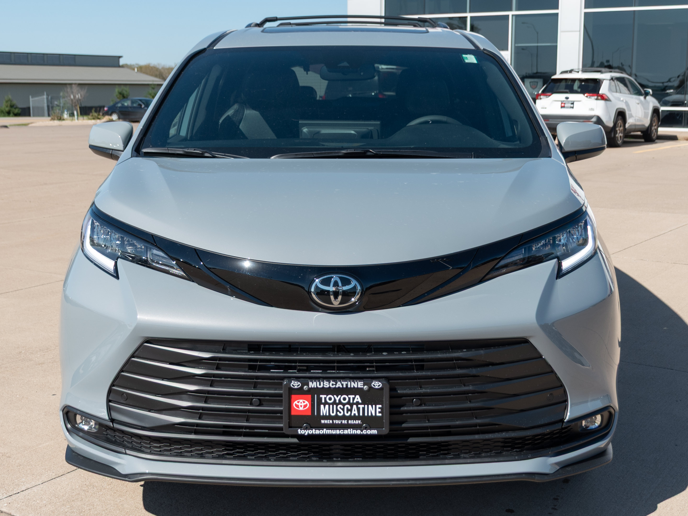 New 2026 Toyota Sienna XLE Woodland Edition AWD/4WD image 3