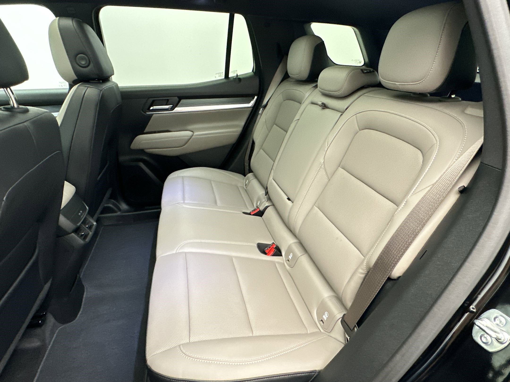 Certified 2025 GMC Terrain Elevation w/ Elevation Premium Package AWD/4WD image 14