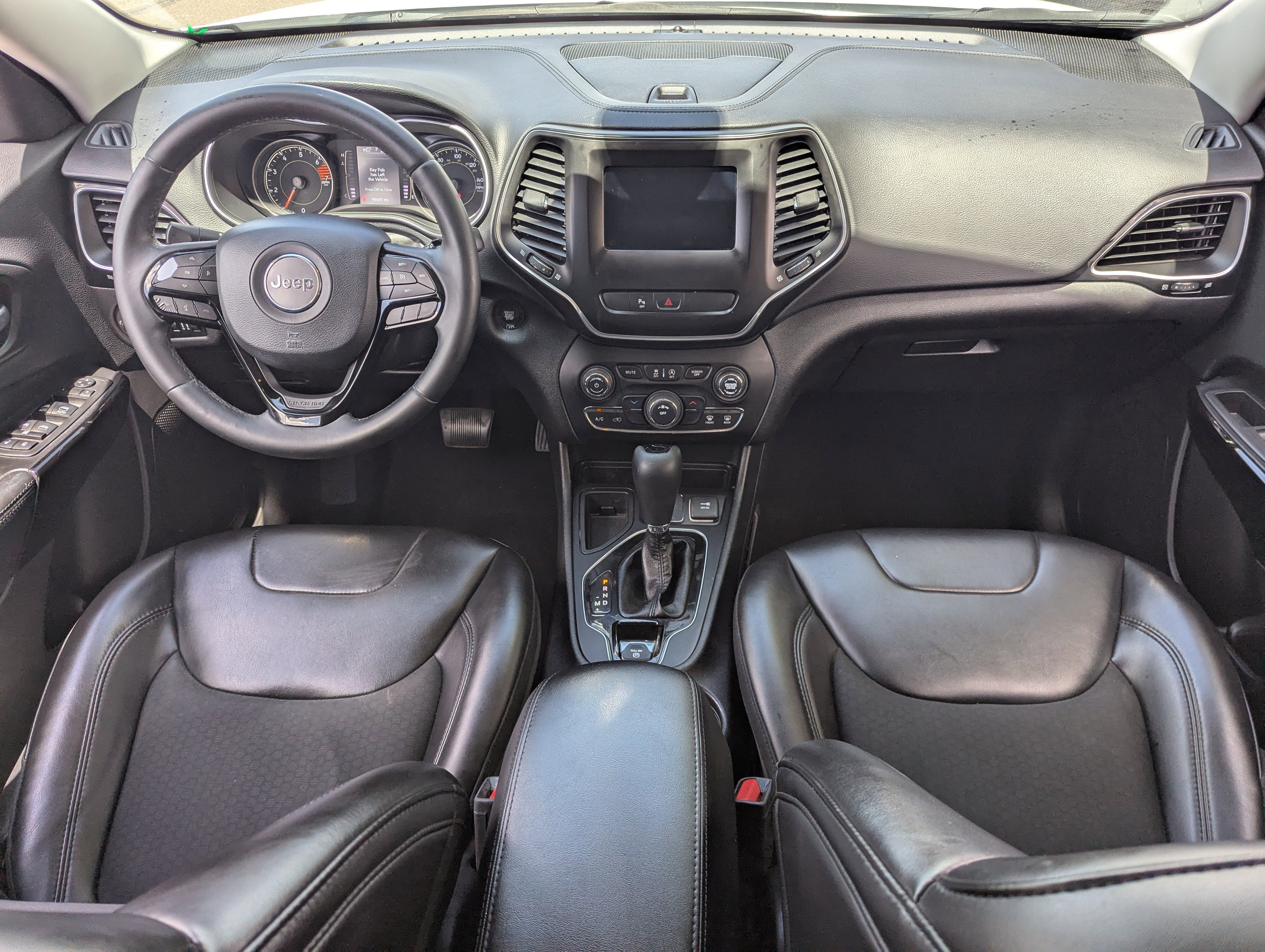 Used 2019 Jeep Cherokee Latitude Plus FWD image 12