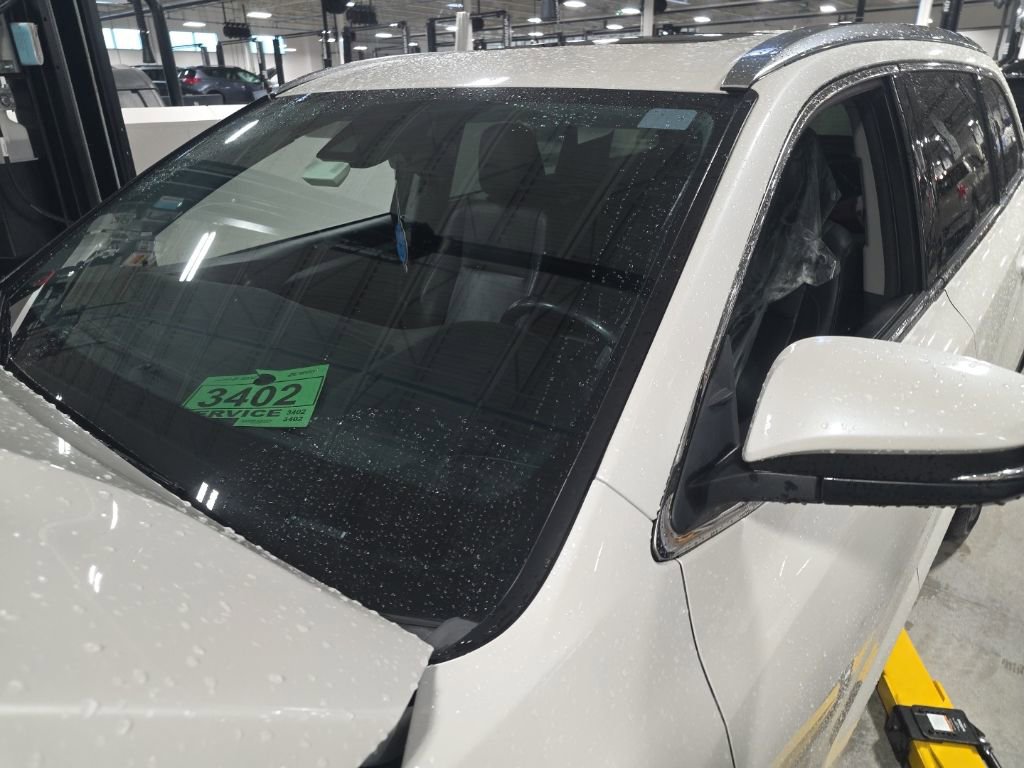 Used 2018 Toyota Highlander XLE w/ Carpet Mat Package (TMS) image 11