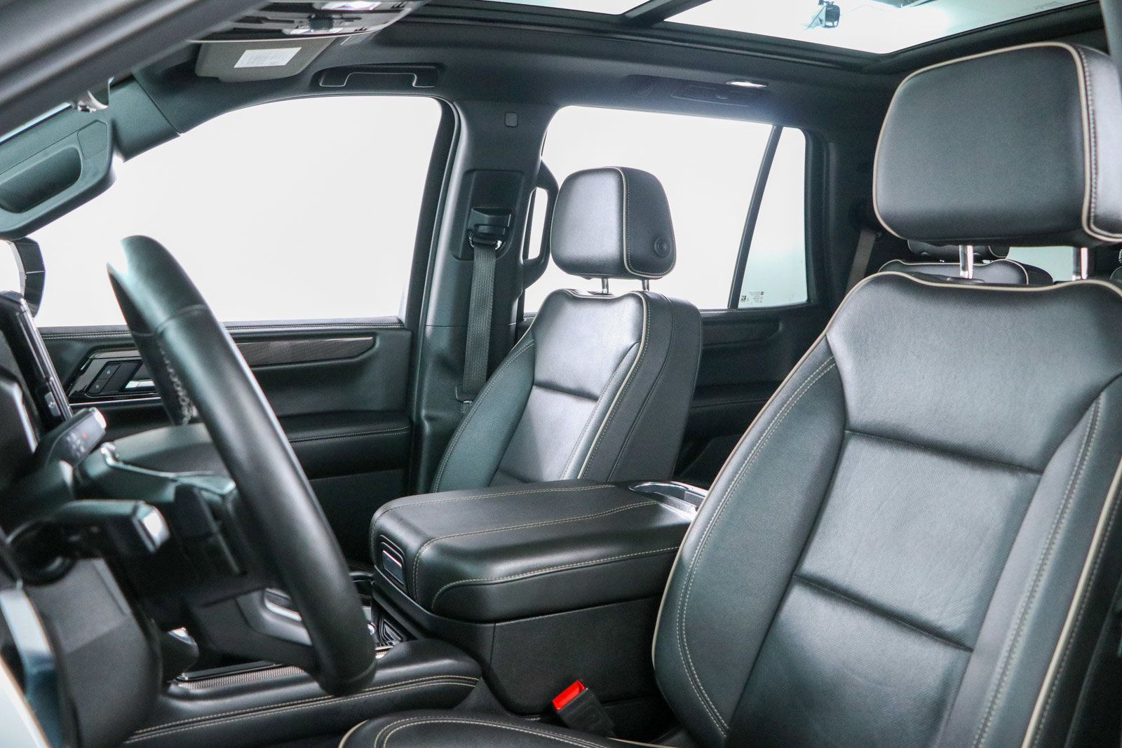 Used 2025 GMC Yukon Elevation w/ LPO, Elevation Black Package AWD/4WD image 28