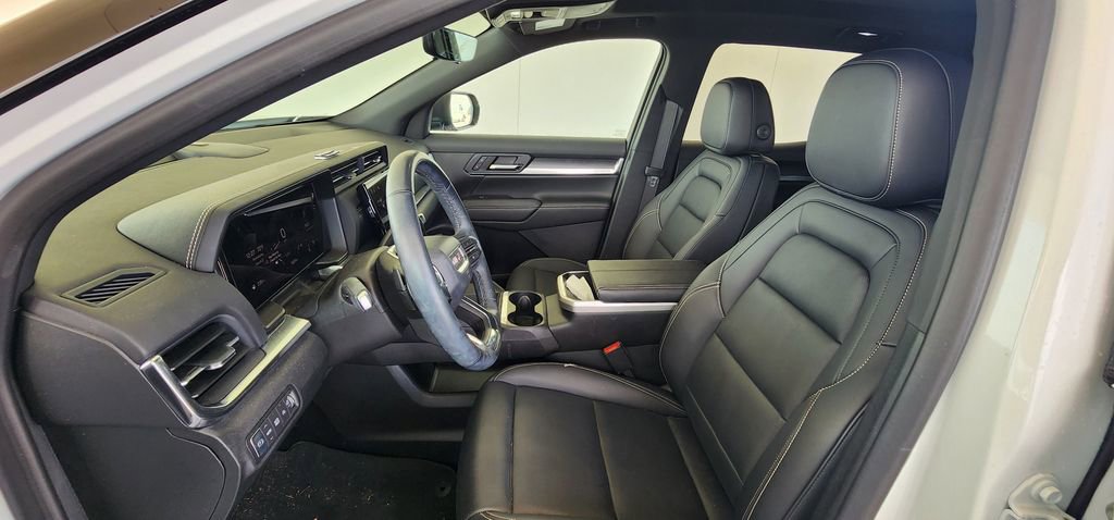 Used 2025 GMC Terrain Elevation w/ Elevation Premium Package image 12