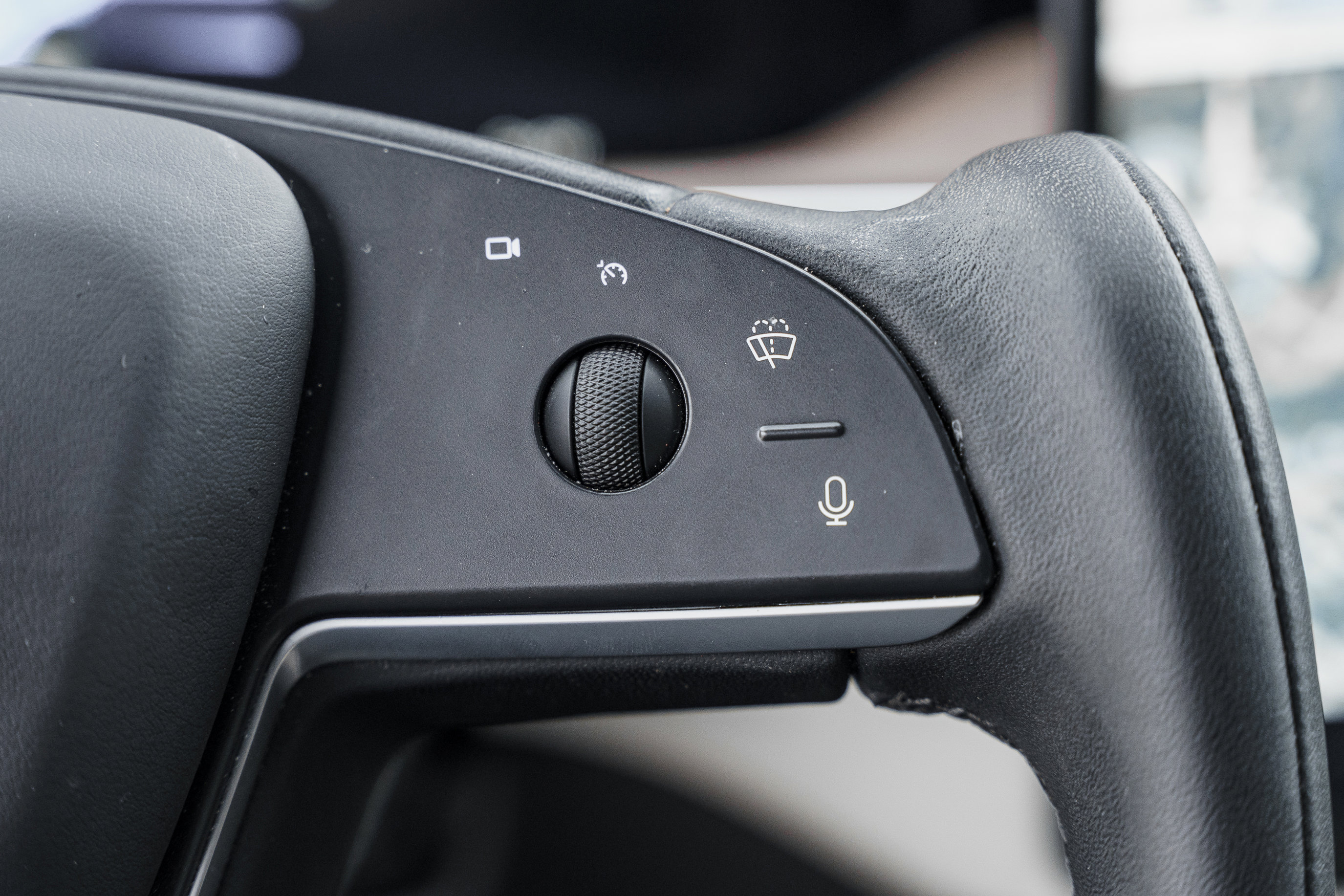 Used 2023 Tesla Model S Standard Range image 17