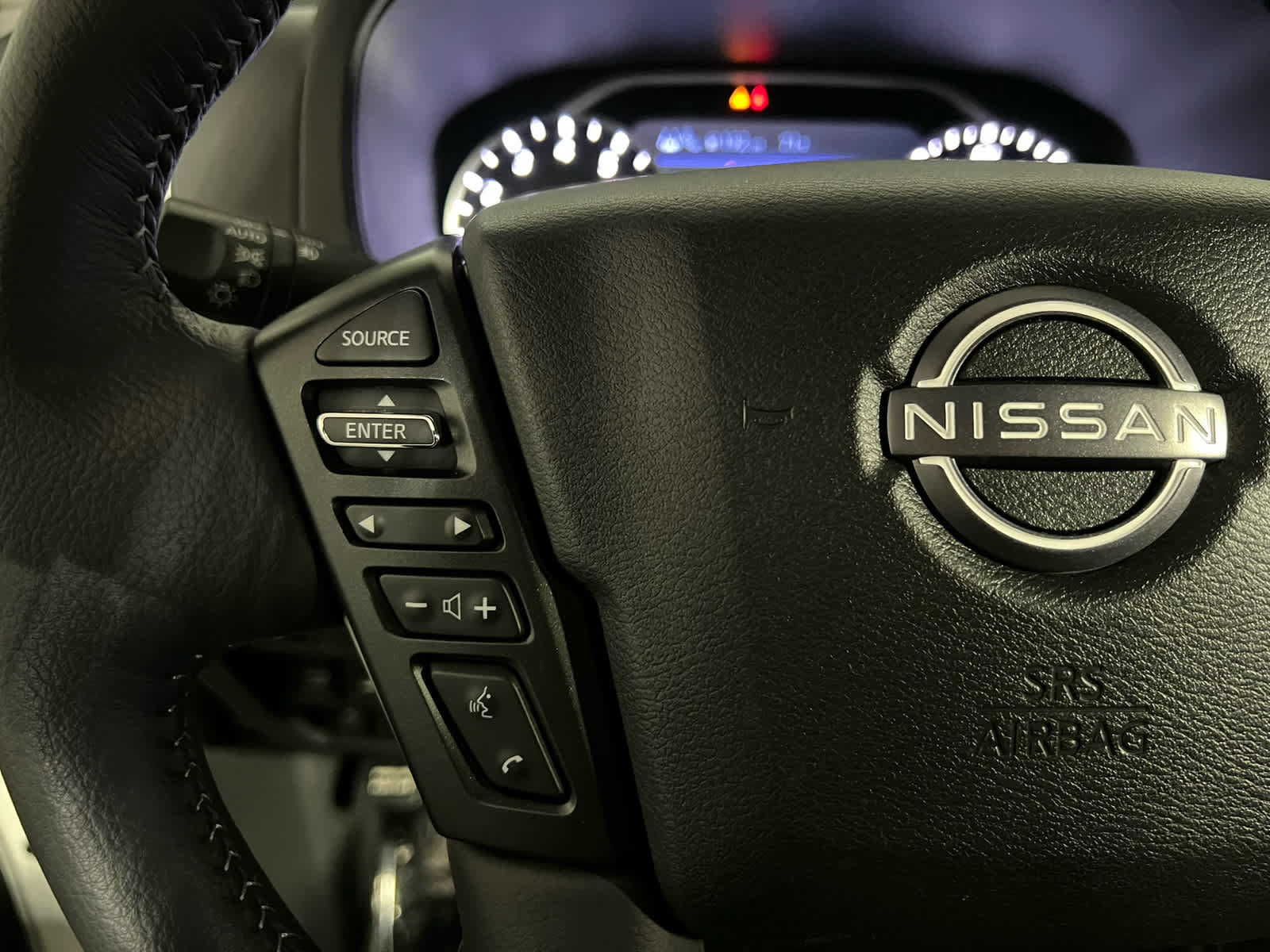 Used 2025 Nissan Frontier SV w/ SV Convenience Package AWD/4WD image 18