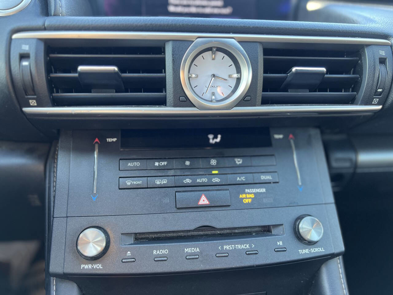 Used 2016 Lexus RC 200t image 25