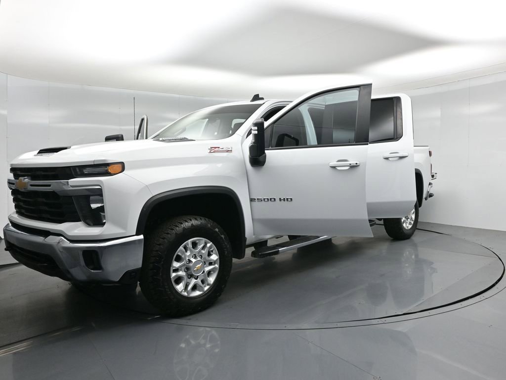 Used 2024 Chevrolet Silverado 2500 LT image 25
