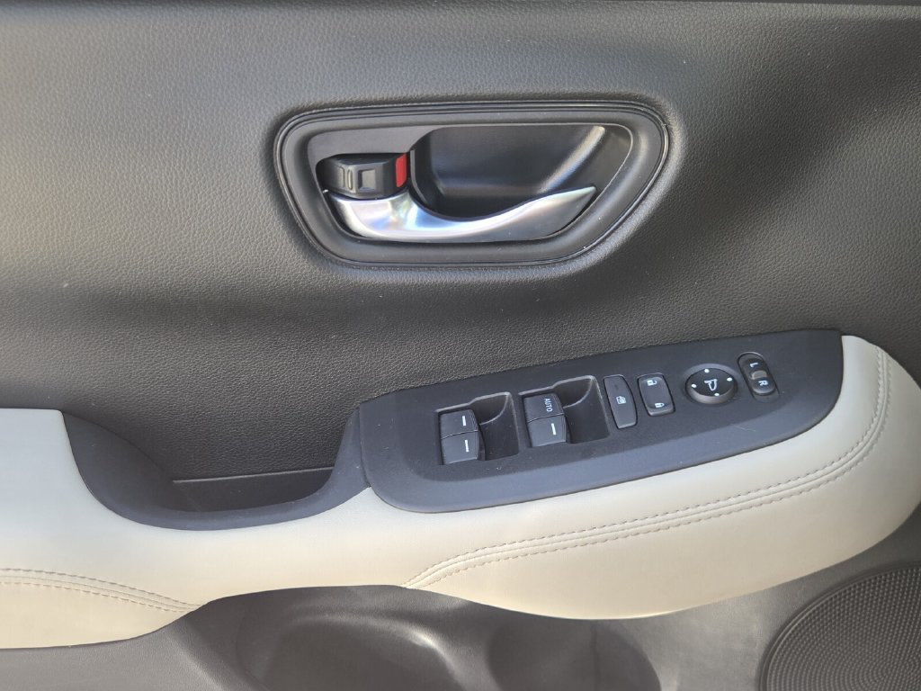 Certified 2025 Honda HR-V LX image 26