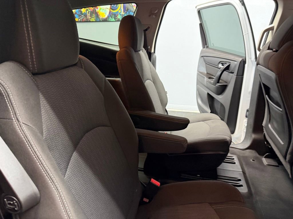 Used 2017 Chevrolet Traverse LT FWD image 47