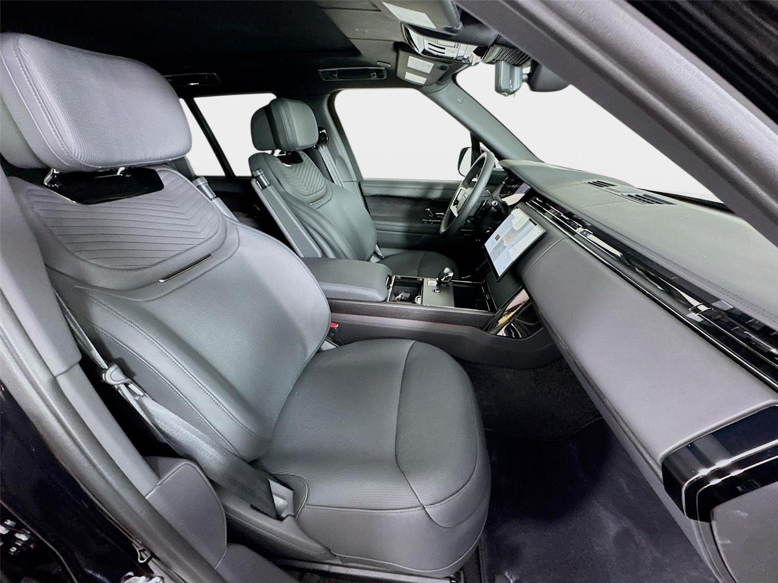 New 2026 Land Rover Range Rover SV AWD/4WD image 30