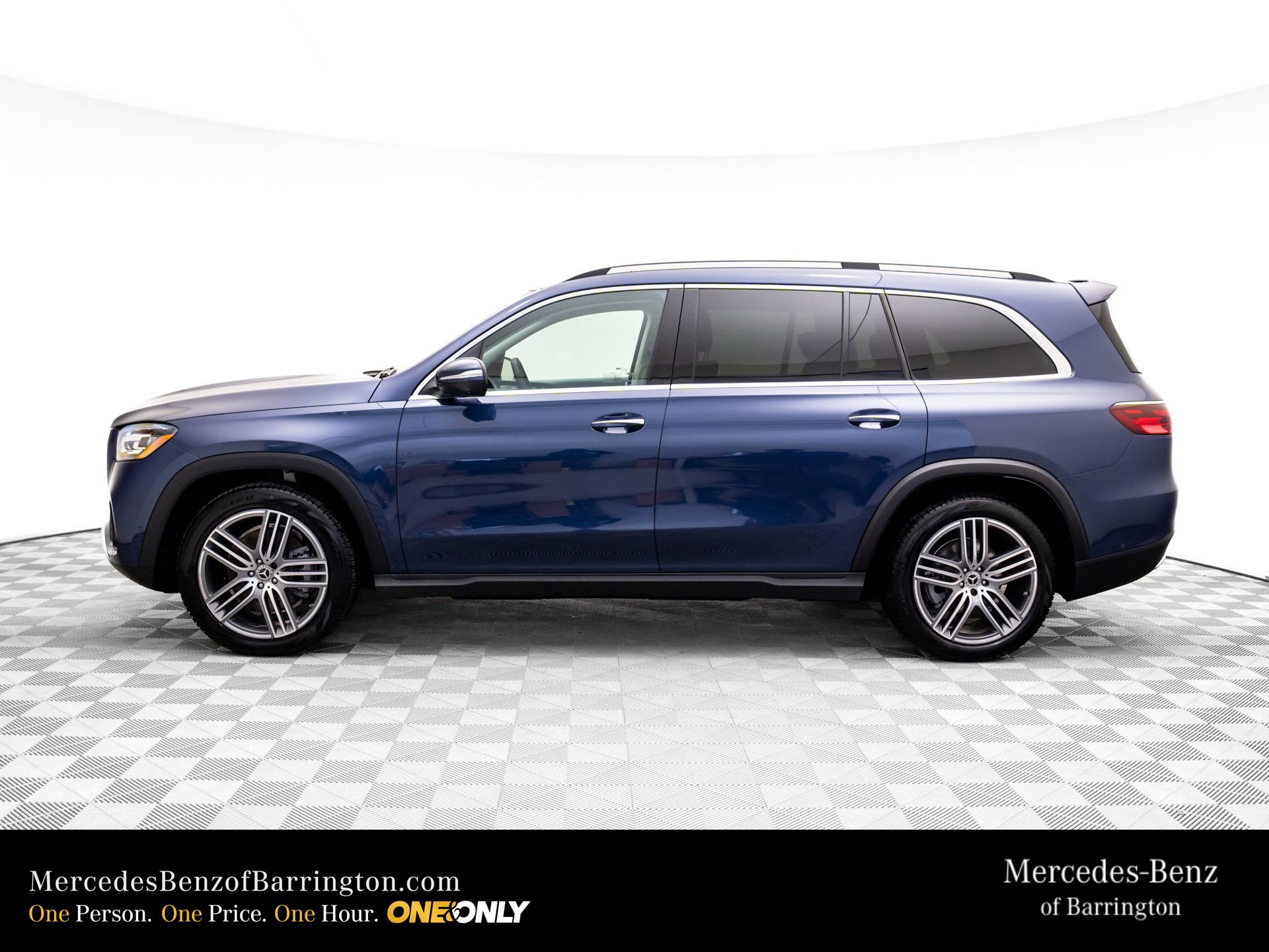 New 2026 Mercedes-Benz GLS 450 4MATIC image 2