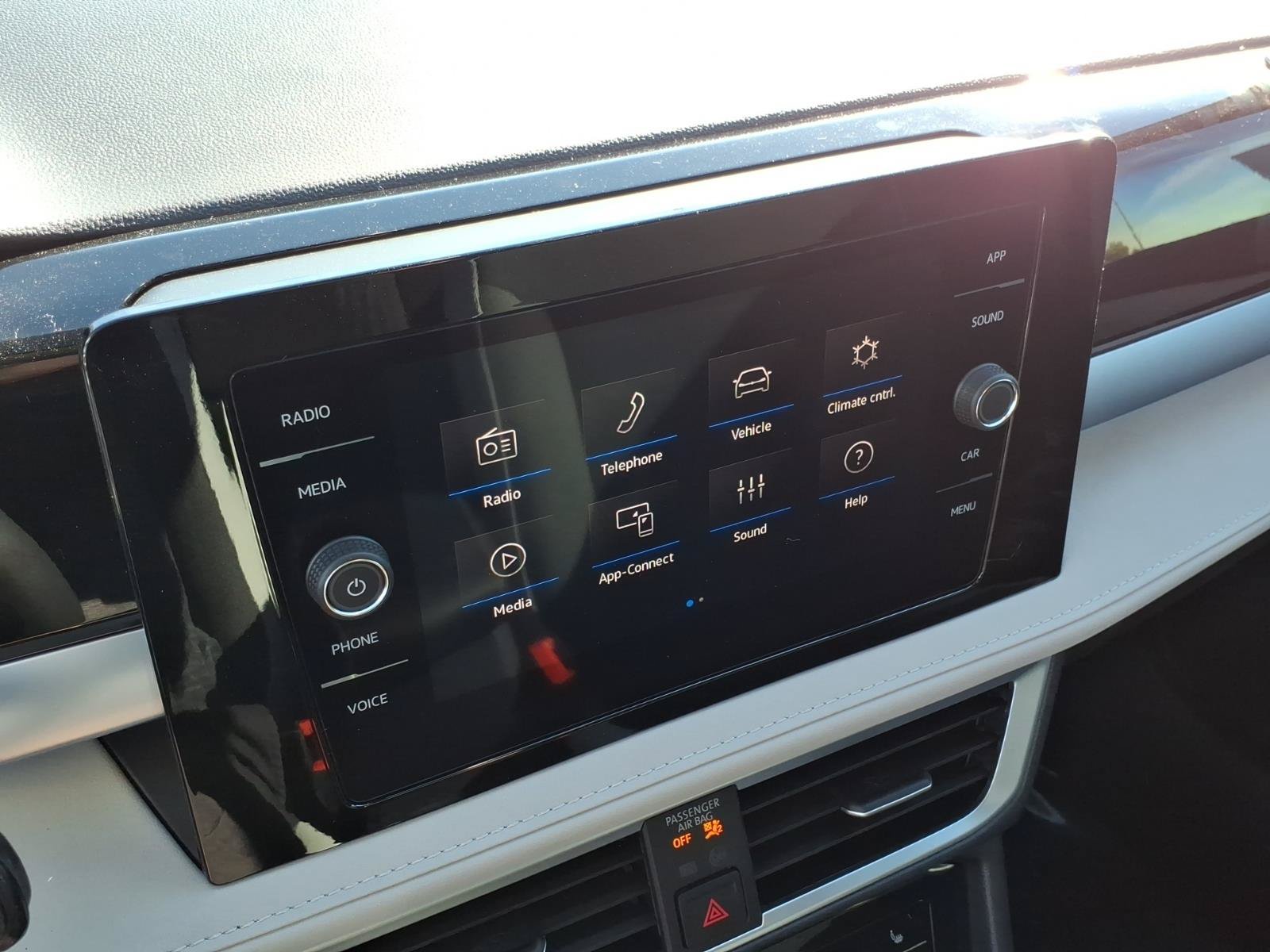 New 2026 Volkswagen Taos SE FWD image 16