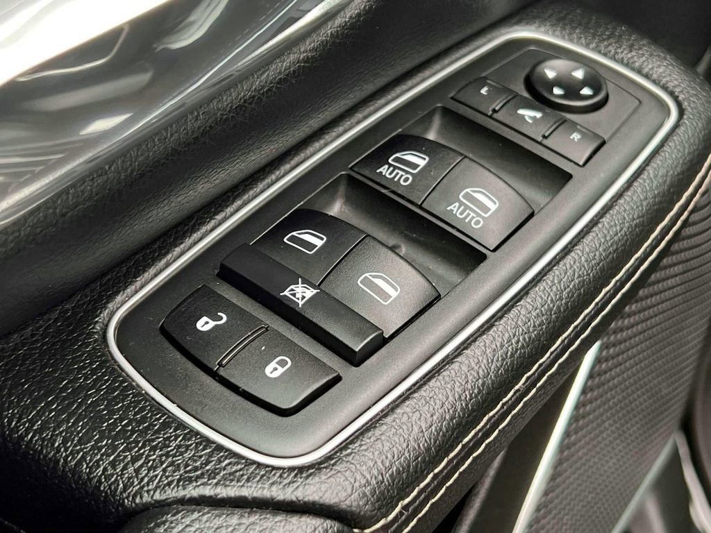 Certified 2021 RAM 1500 Laramie image 17