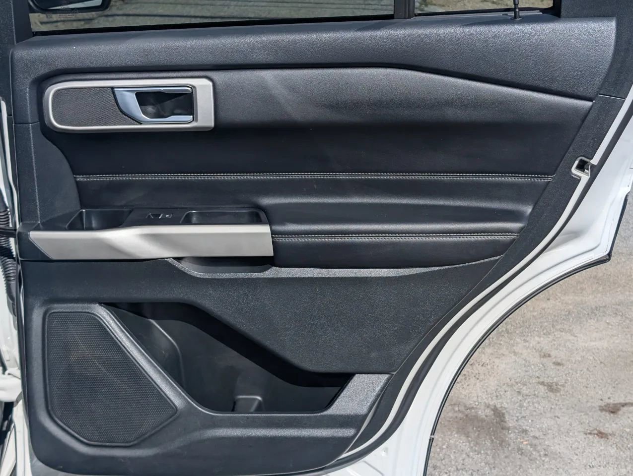 Used 2022 Ford Explorer XLT image 34