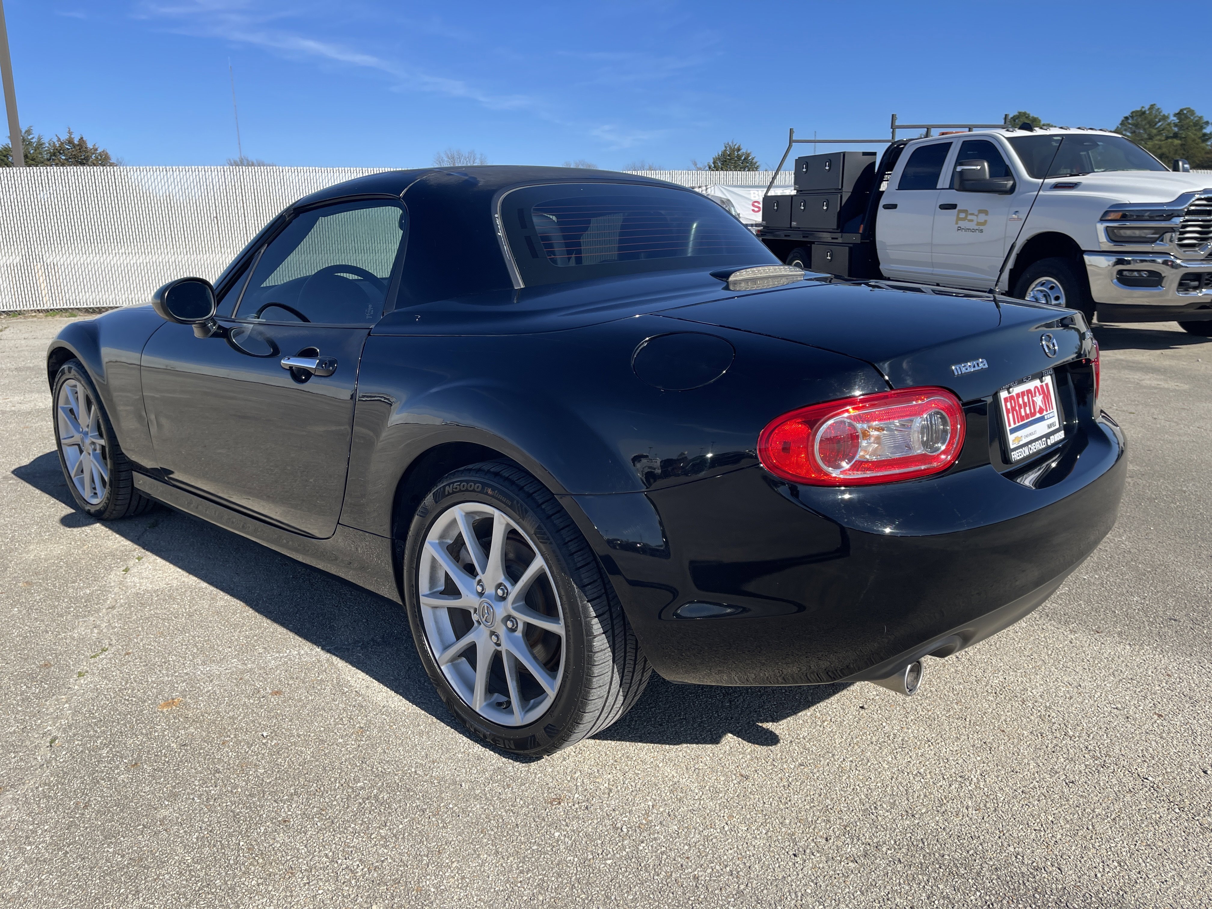 Used 2011 MAZDA MX-5 Miata Touring image 6