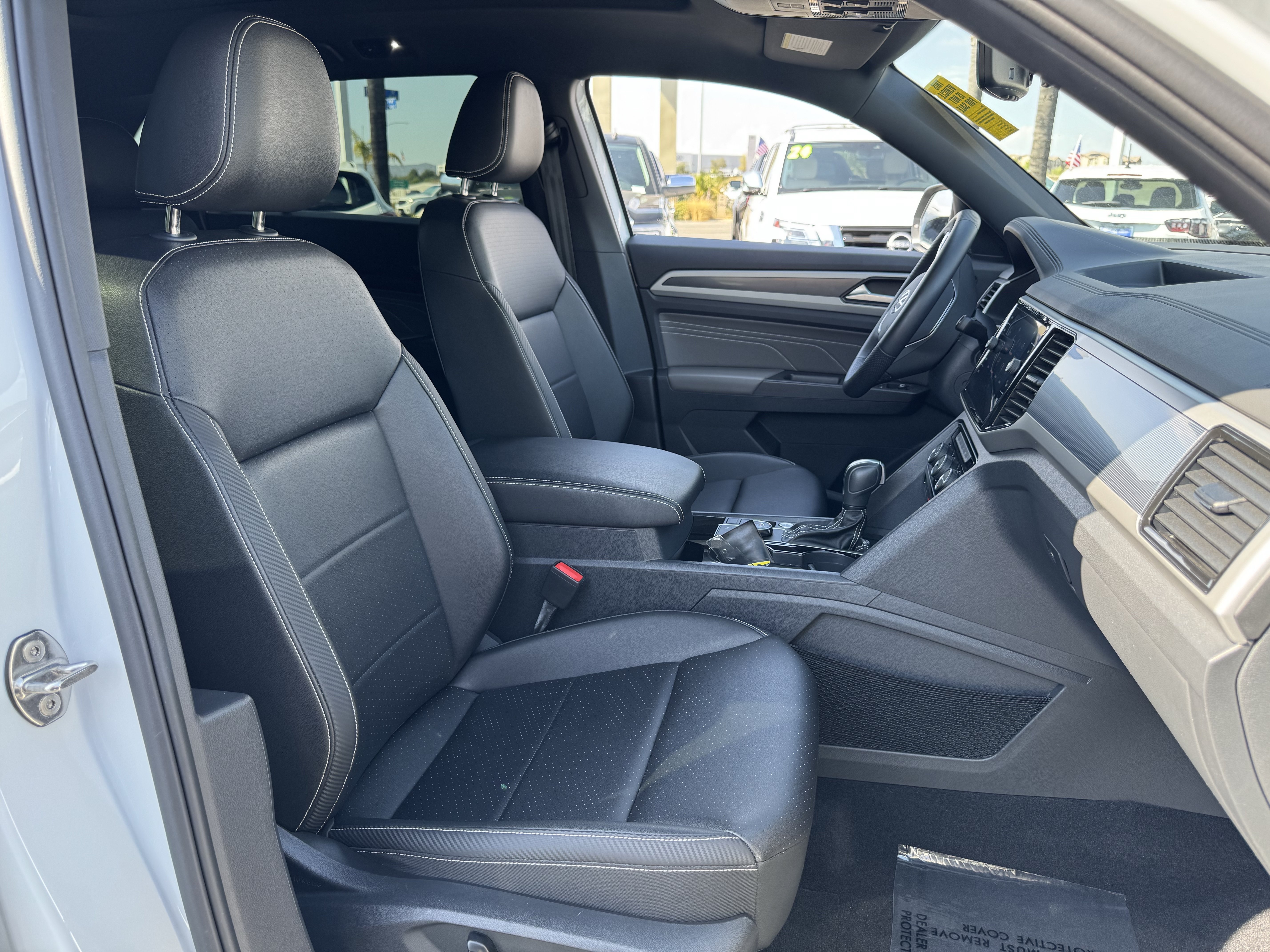 Certified 2023 Volkswagen Atlas Cross Sport SEL R-Line AWD/4WD image 35