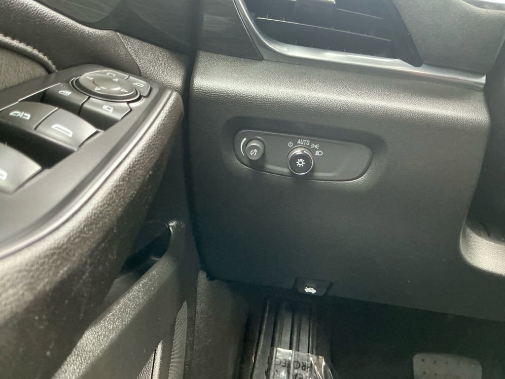 Used 2022 Chevrolet Traverse High Country w/ LPO, Floor Liner Package image 18