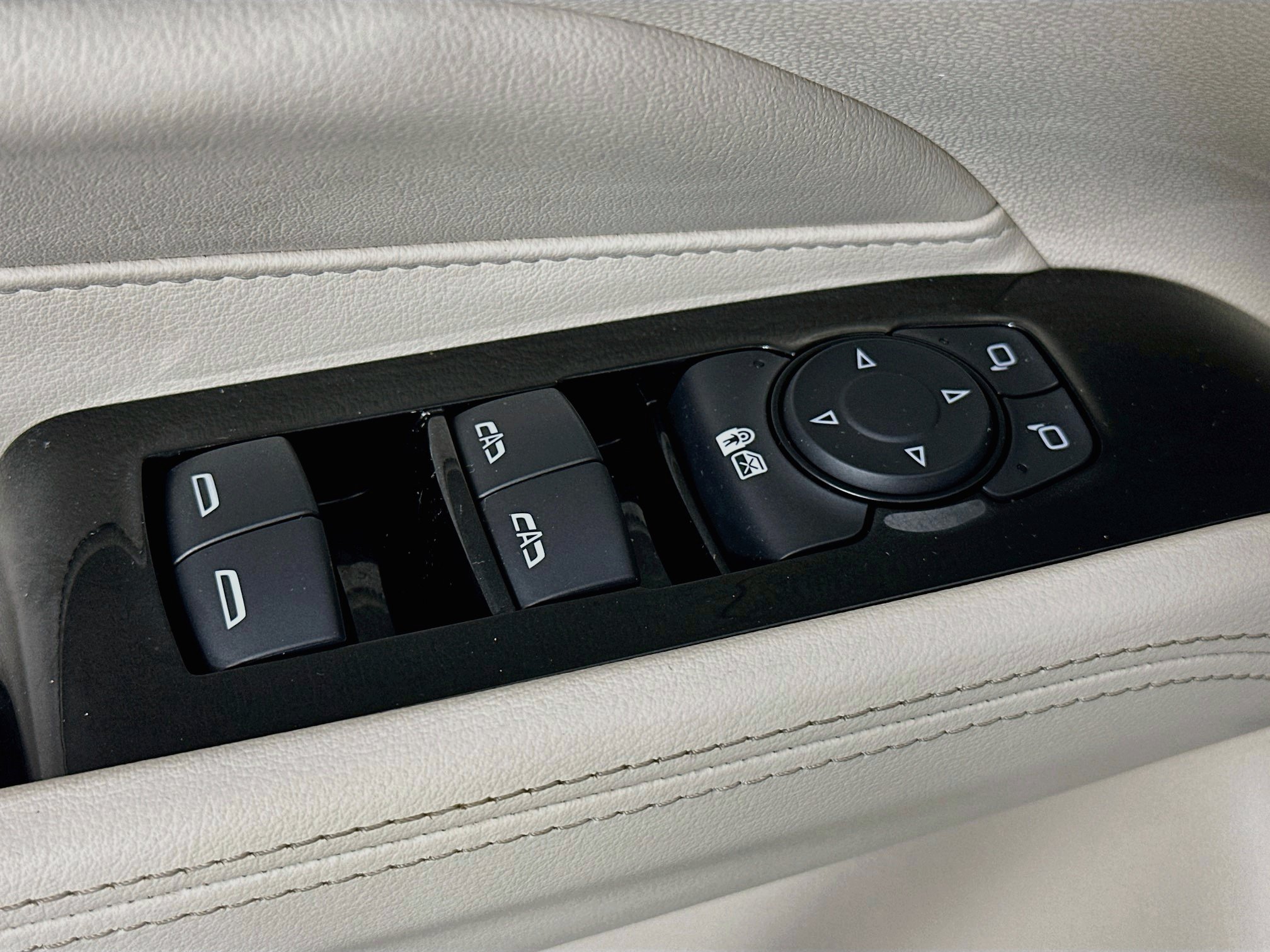 Used 2023 Cadillac CT4 Luxury RWD image 17
