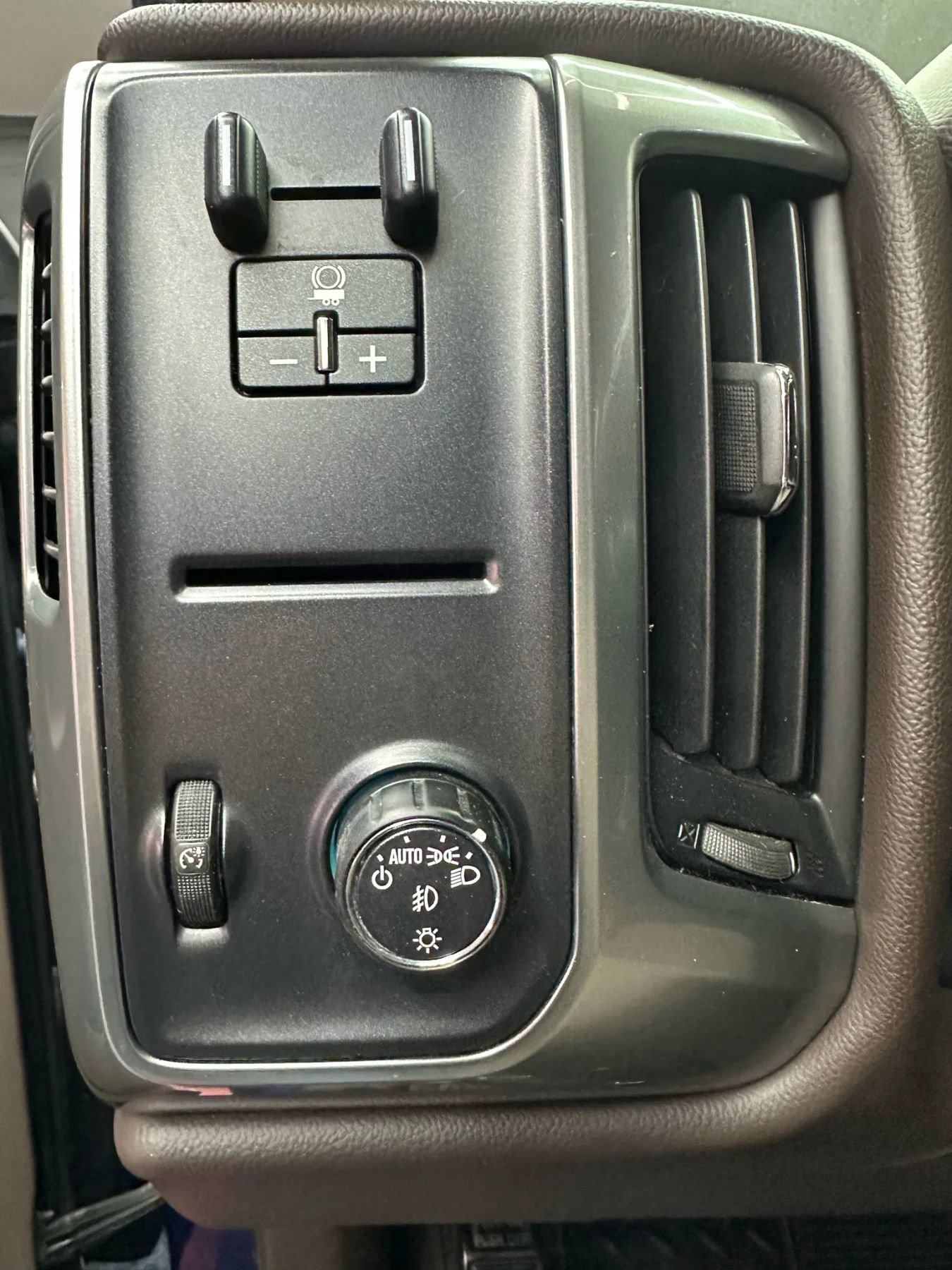 Used 2017 Chevrolet Silverado 1500 LT w/ All Star Edition image 12