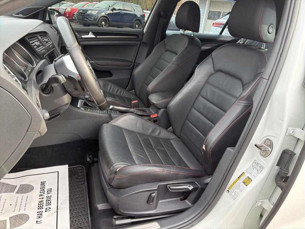 Used 2017 Volkswagen GTI SE image 19