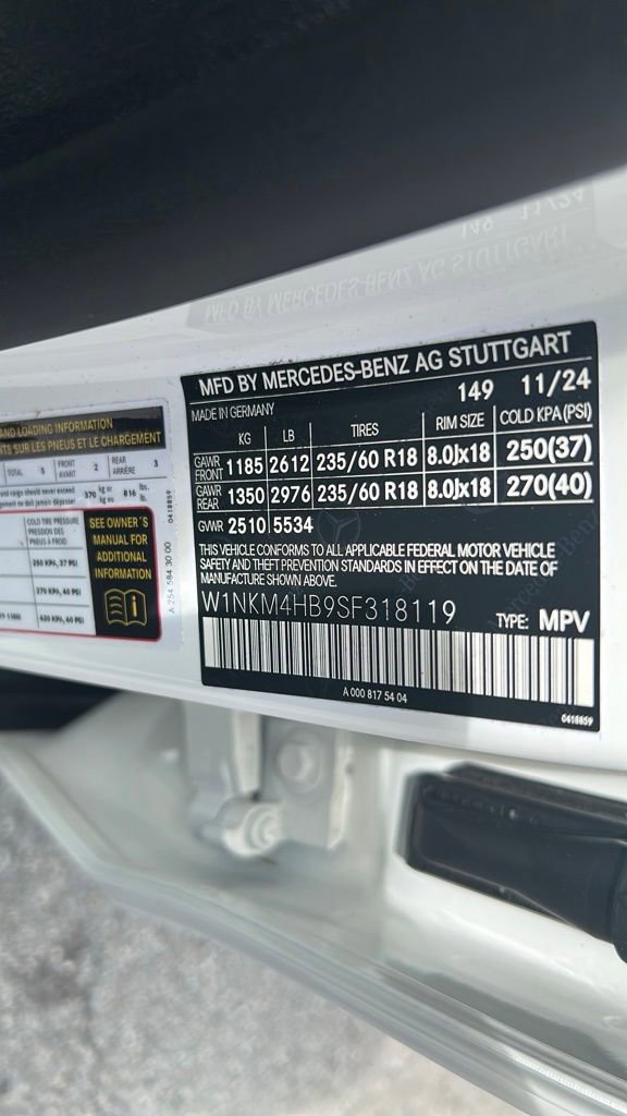 Used 2025 Mercedes-Benz GLC 300 4MATIC image 46