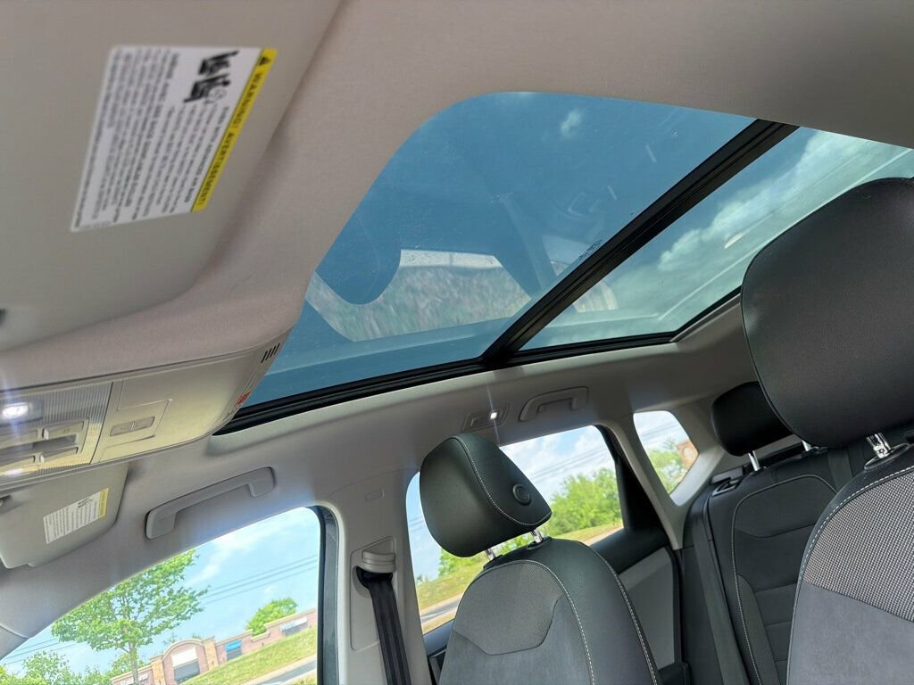 Used 2022 Volkswagen Taos SE w/ Panoramic Sunroof Package image 20