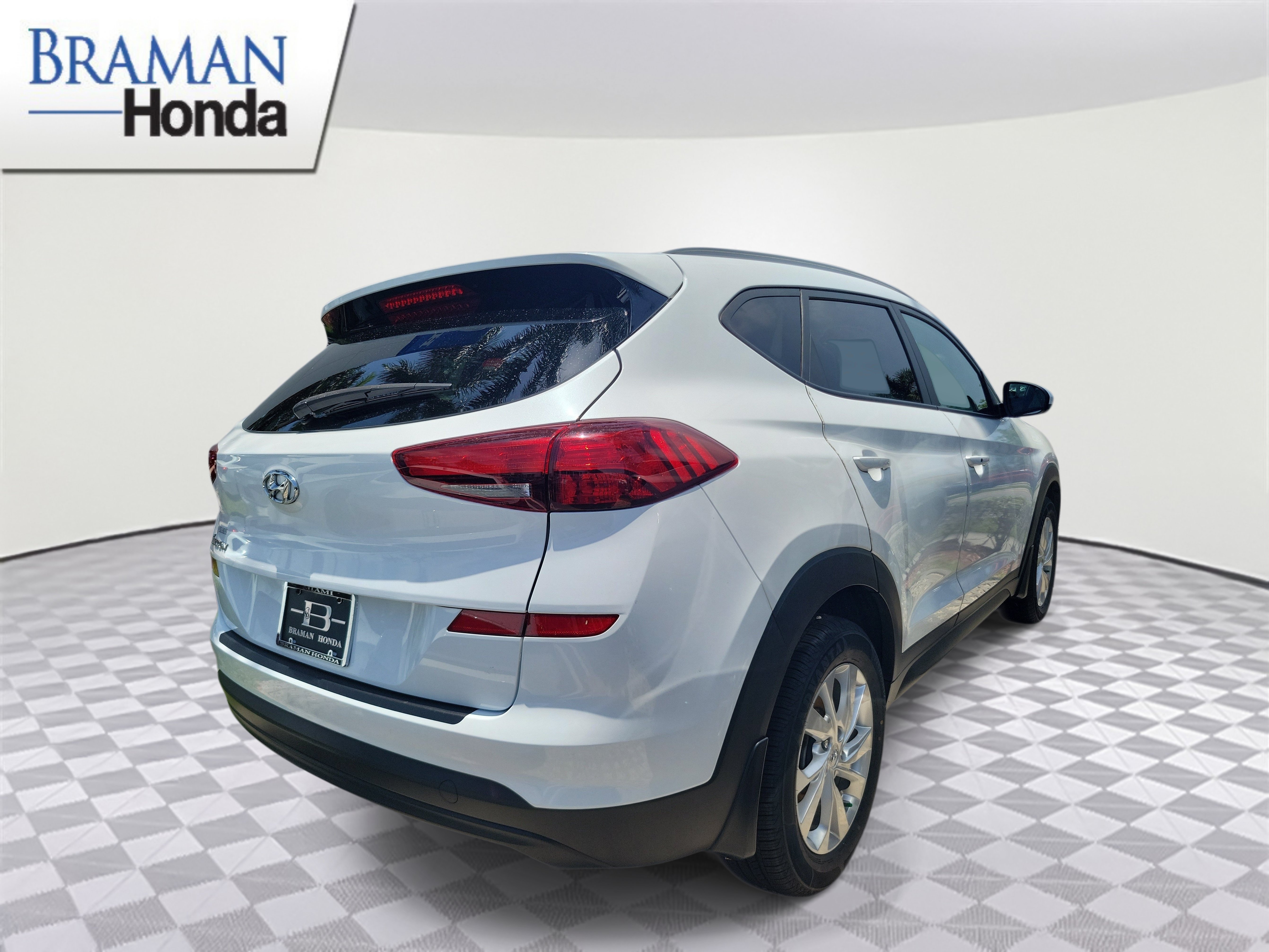 Used 2021 Hyundai Tucson Value w/ Cargo Package FWD image 4