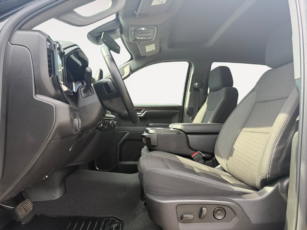 Used 2025 Chevrolet Silverado 1500 LT RWD image 9