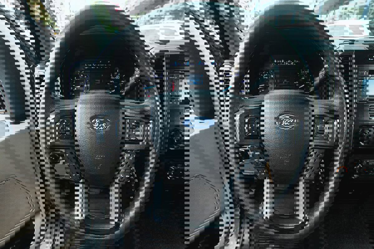 Used 2020 Ford F350 XL w/ Power Equipment Group image 18