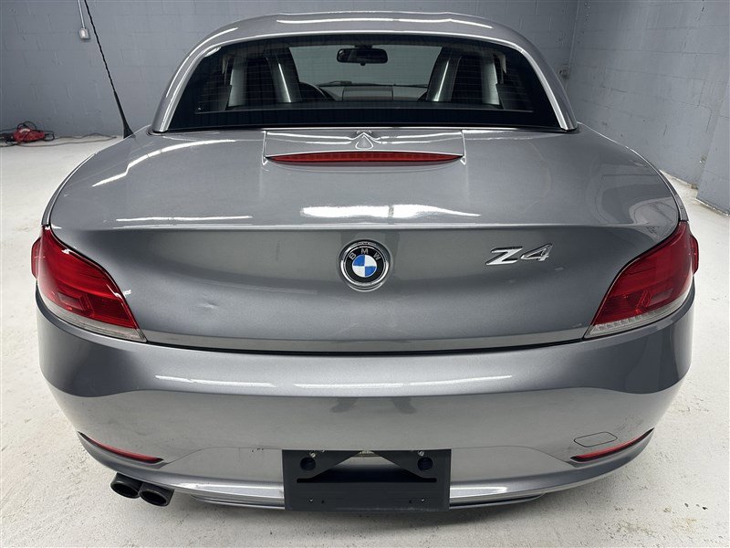 Used 2010 BMW Z4 sDrive30i image 11