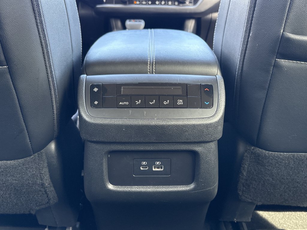 Used 2023 Nissan Pathfinder SL FWD image 26