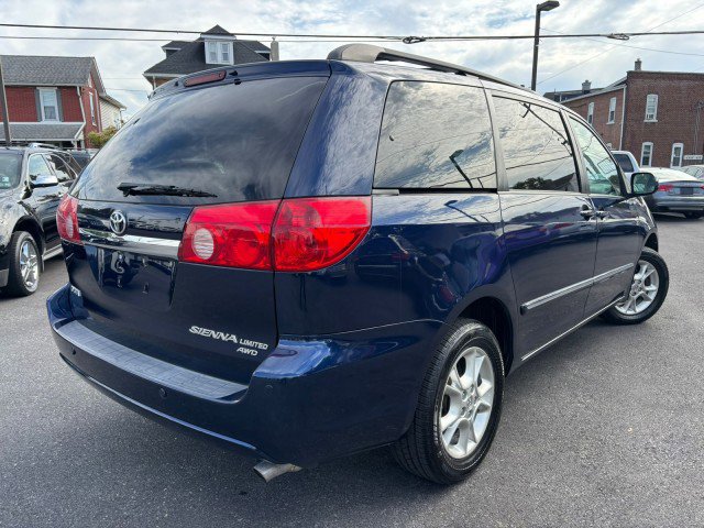 Used 2007 Toyota Sienna XLE Limited image 9