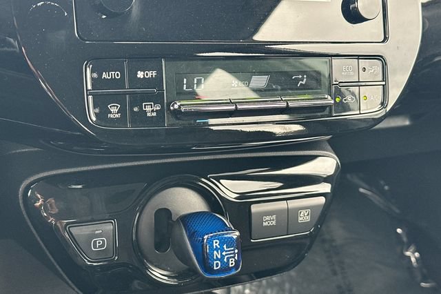 Used 2019 Toyota Prius LE FWD image 23
