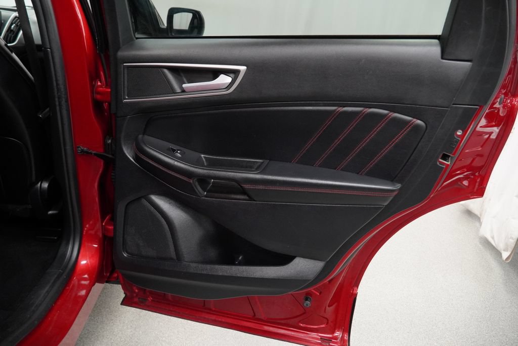 Used 2021 Ford Edge ST-Line FWD image 27