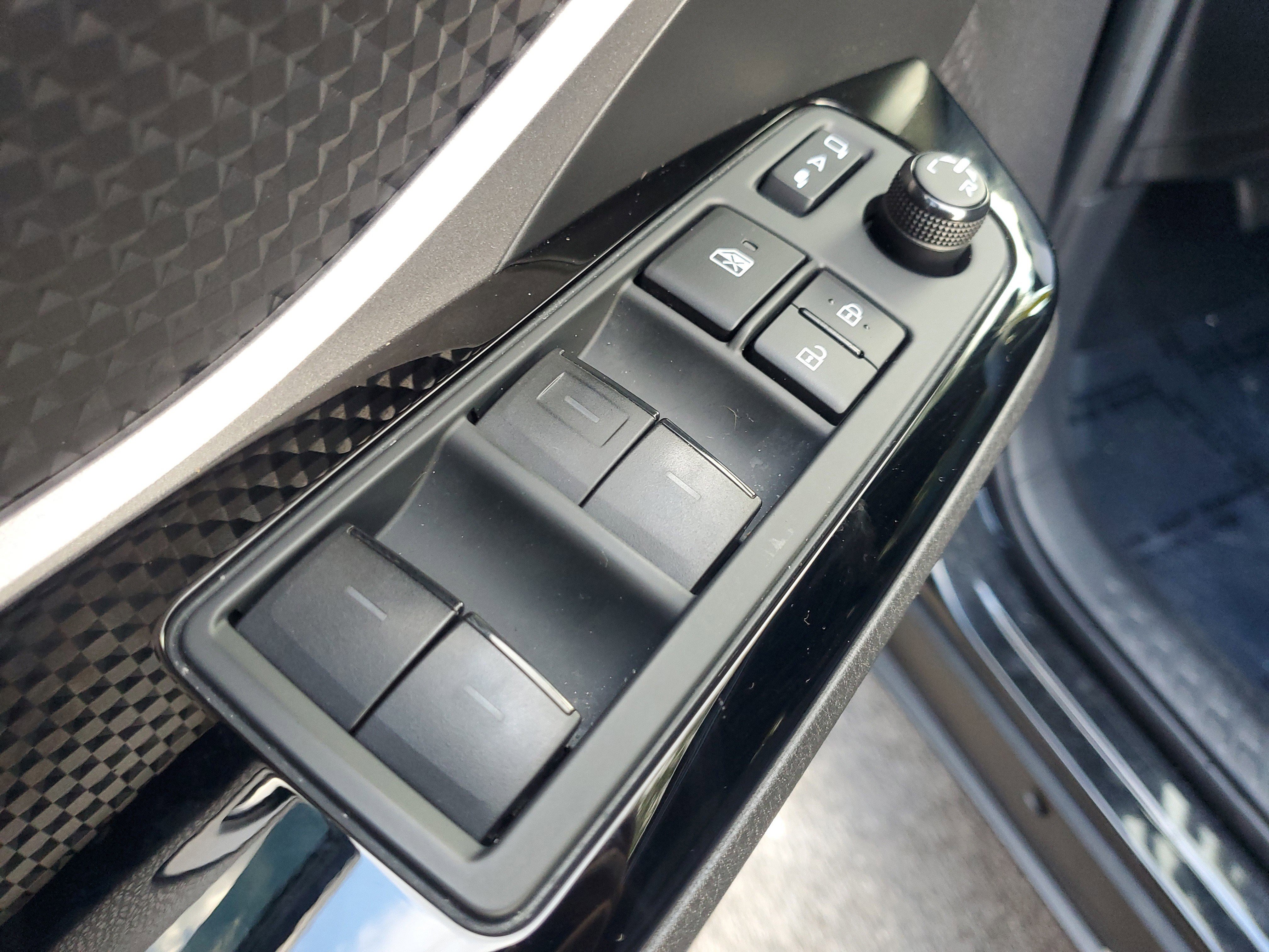 Certified 2022 Toyota C-HR Nightshade image 18