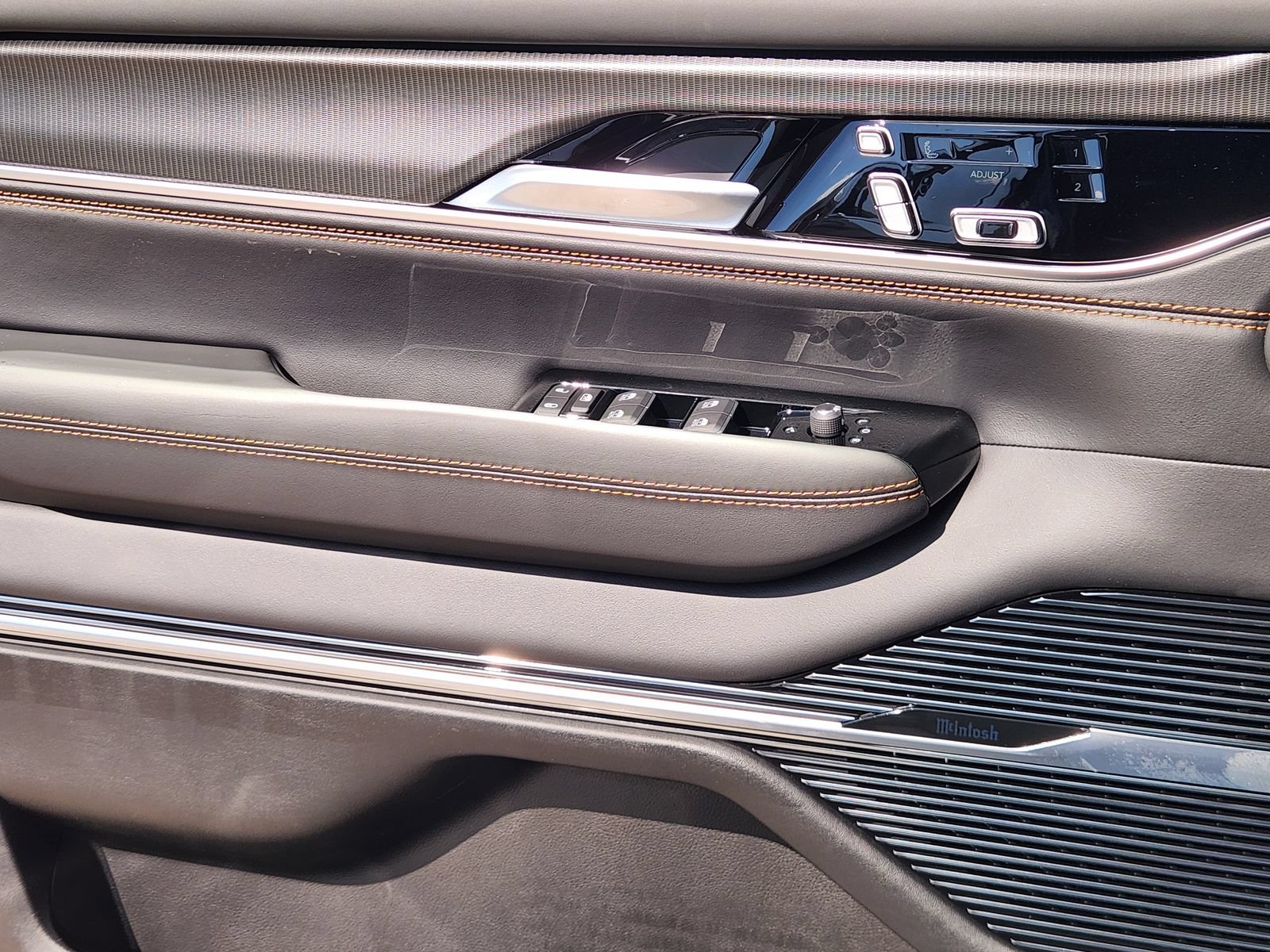 New 2026 Jeep Grand Wagoneer Summit AWD/4WD image 18