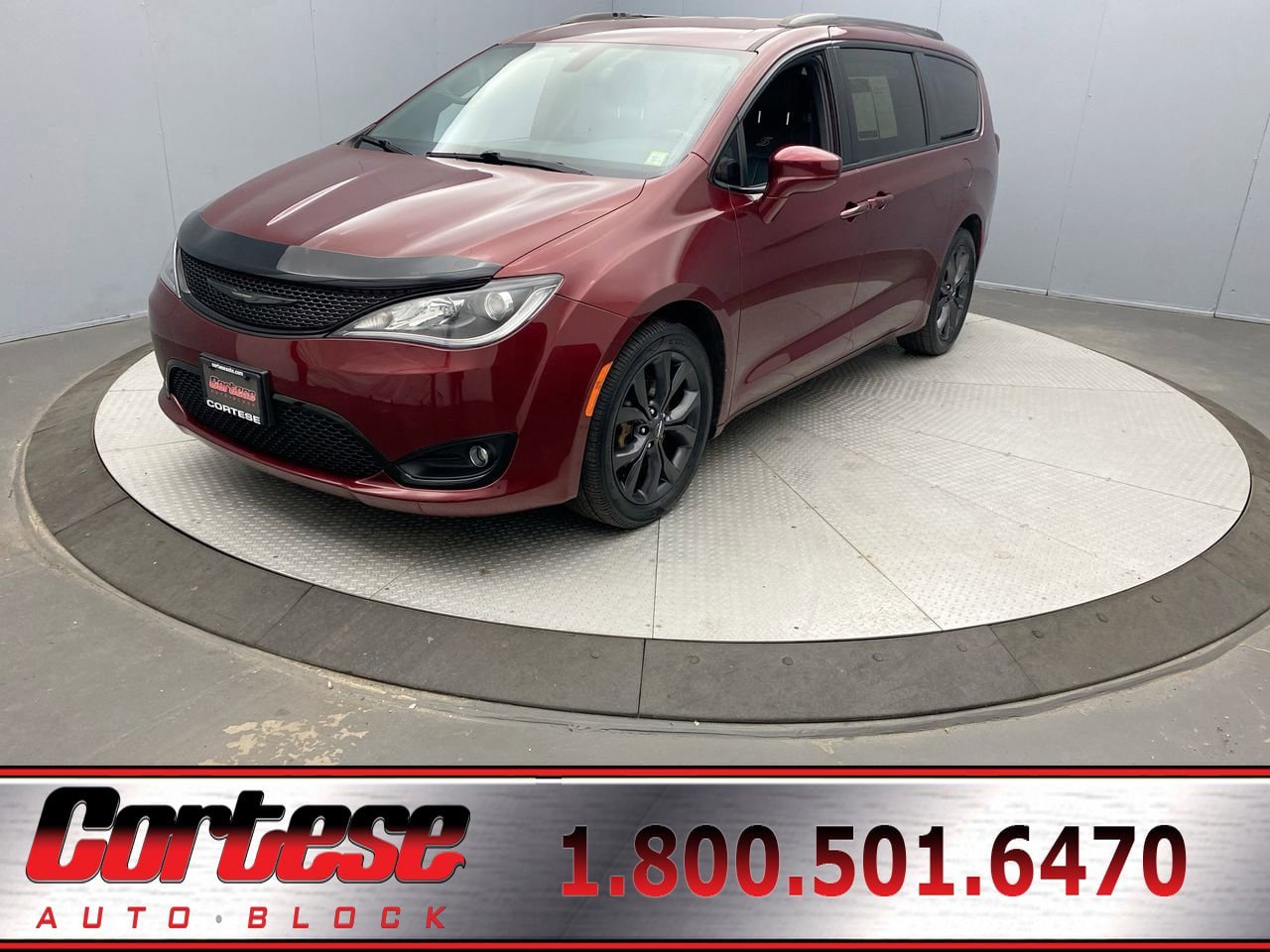 Used 2020 Chrysler Pacifica Touring-L w/ S Appearance Package FWD image 1