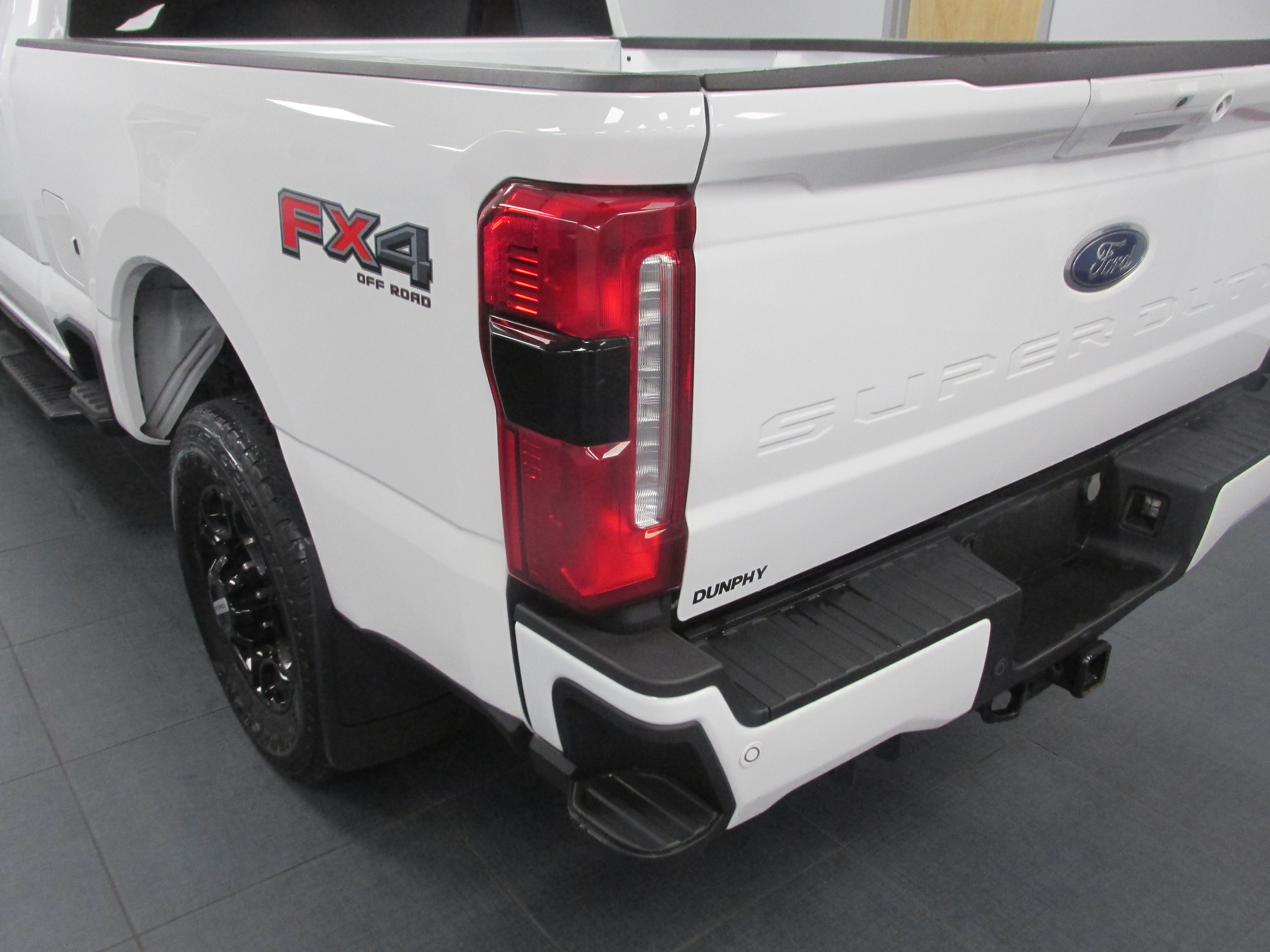 Used 2024 Ford F250 XLT w/ XLT Premium Package AWD/4WD image 11