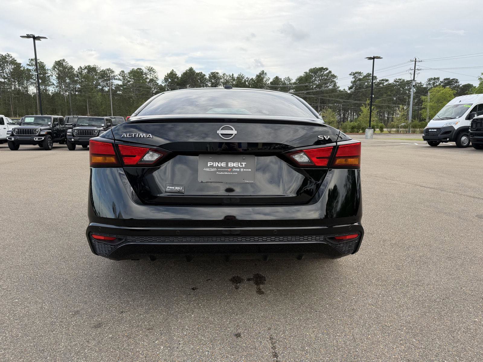 Used 2023 Nissan Altima 2.5 SV image 4