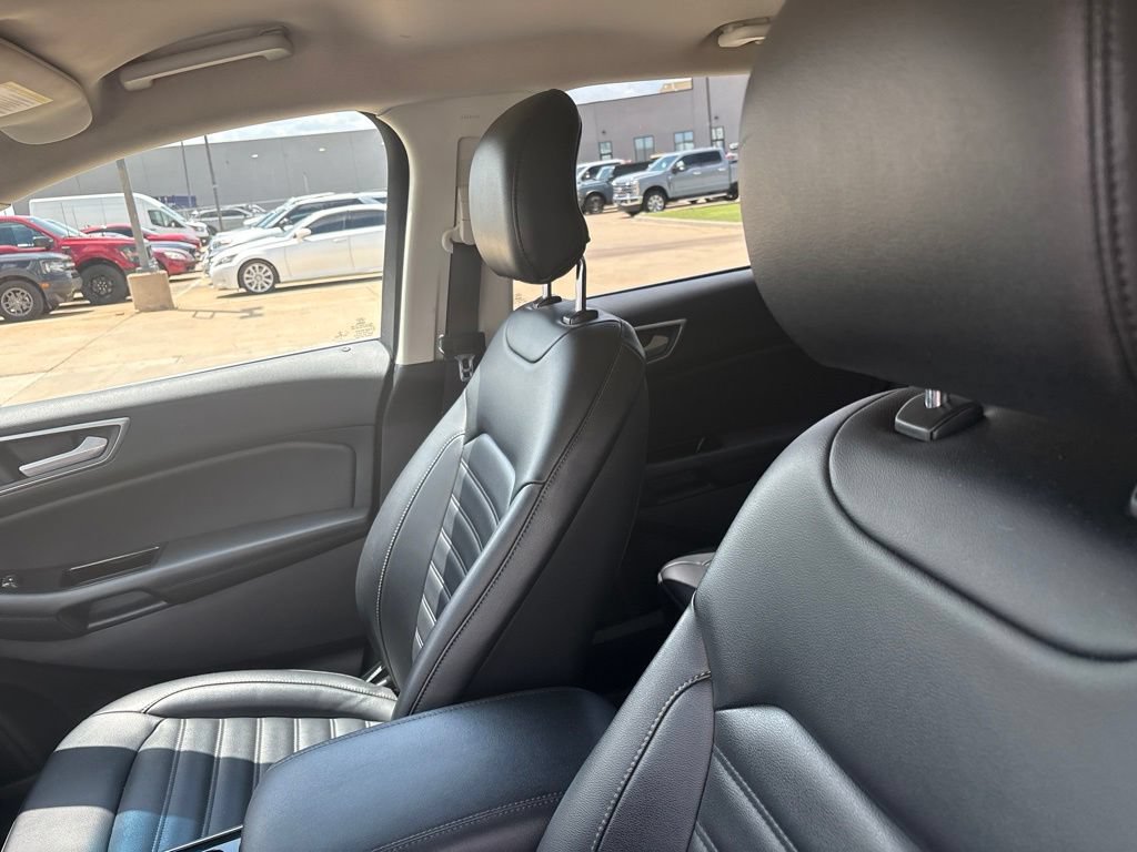 Used 2019 Ford Edge SEL w/ Equipment Group 201A FWD image 9