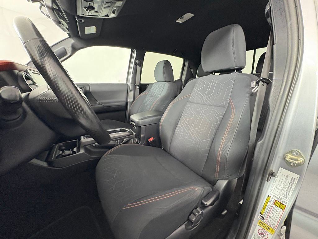 Used 2017 Toyota Tacoma TRD Off-Road w/ Tow Package (A/T) AWD/4WD image 16