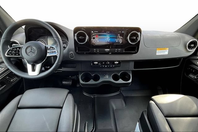 Used 2024 Mercedes-Benz Sprinter 2500 image 7