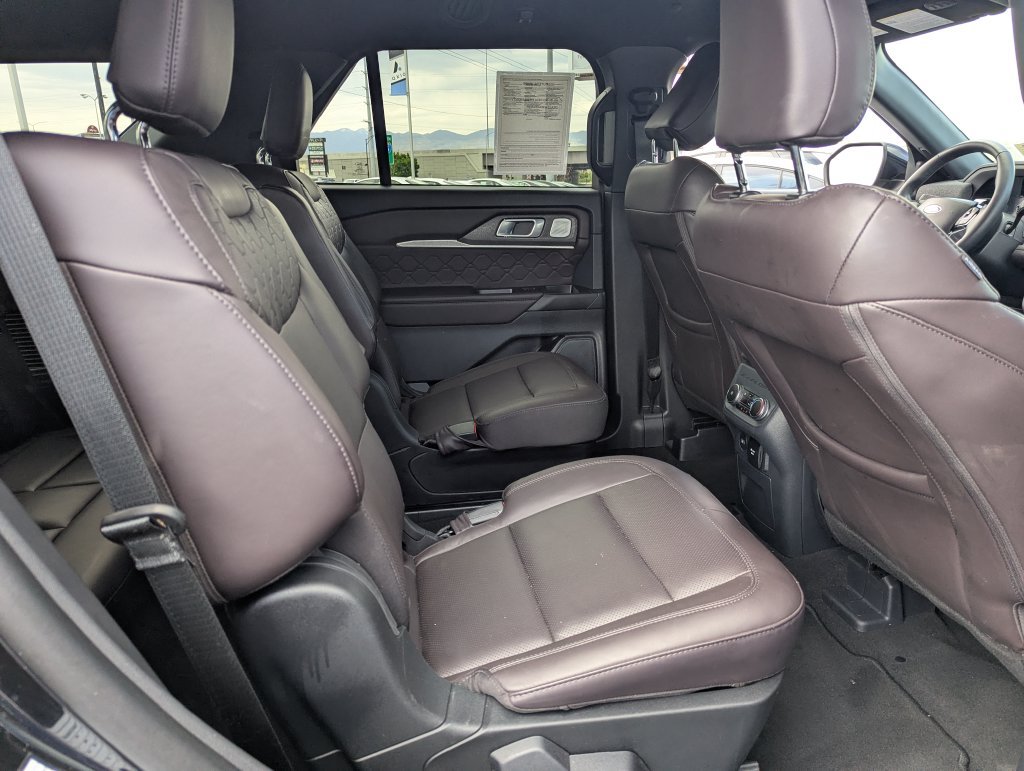 Used 2026 Ford Explorer Platinum w/ LUX Leather Package AWD/4WD image 34
