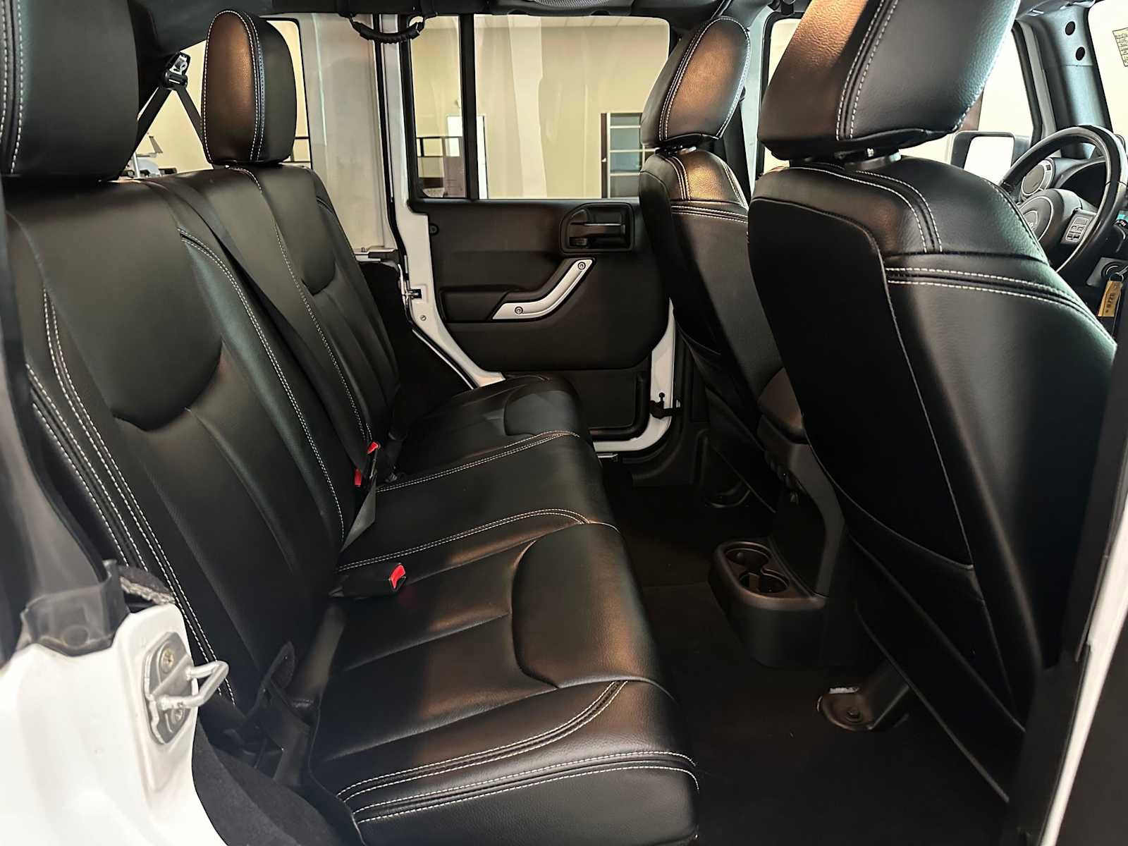 Used 2013 Jeep Wrangler Unlimited Sahara w/ Connectivity Group AWD/4WD image 23