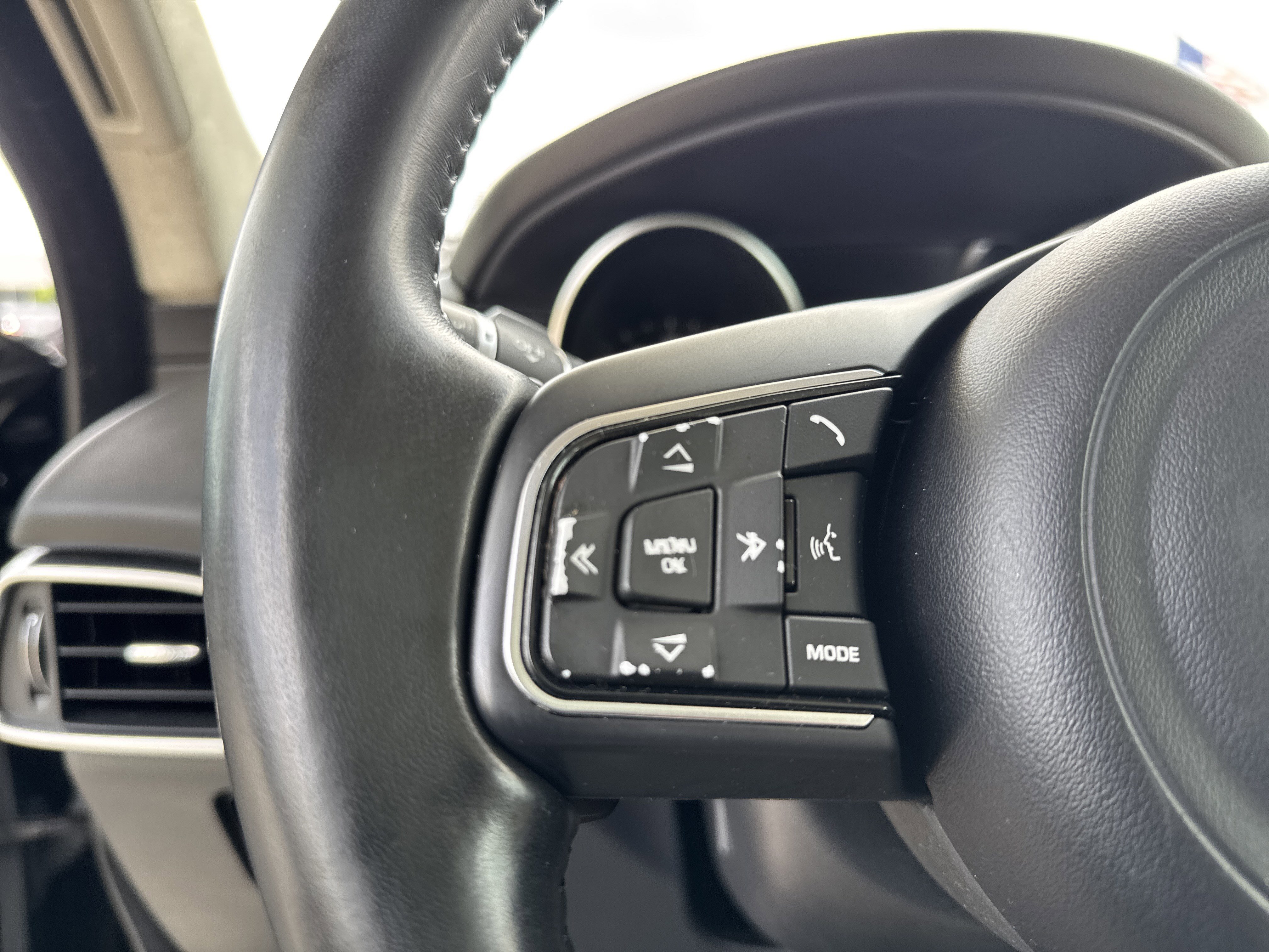 Used 2019 Jaguar F-PACE Premium AWD/4WD image 20