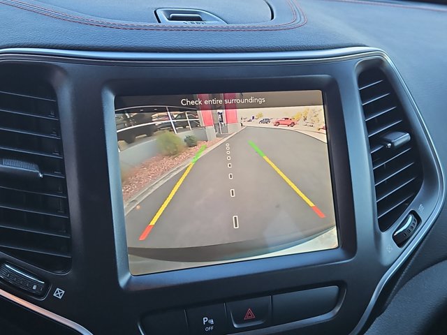 Used 2019 Jeep Cherokee Trailhawk w/ Cold Weather Group AWD/4WD image 19